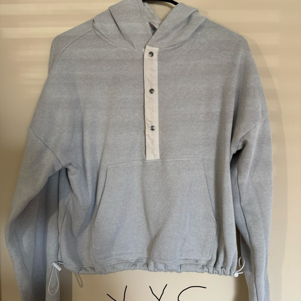 Fabletics Gray Pullover Hoodie with Relaxed Fit and Soft Texture